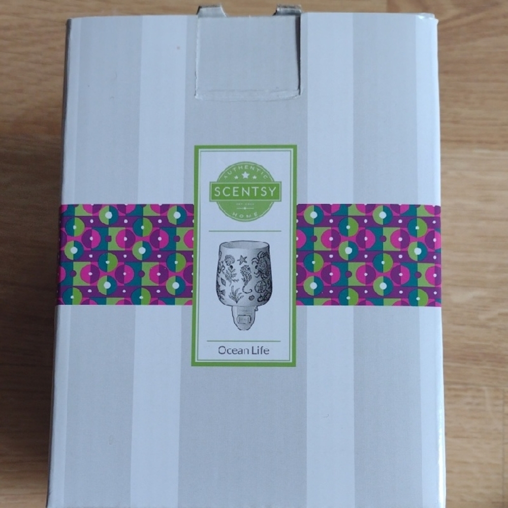 Scentsy Ocean Life Wax Warmer Plug In NIB